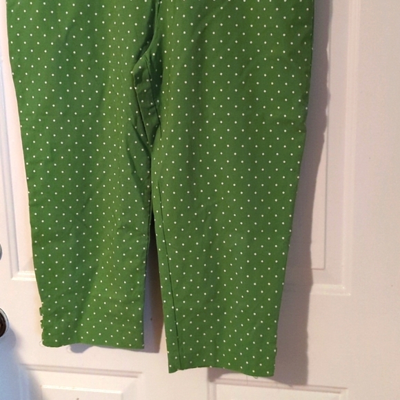 Chico's Lime Green Polka Dot Capris Size 3 Stretch - Picture 3 of 9